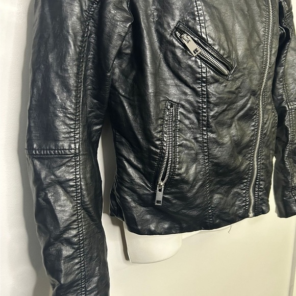 H&M Black Faux Leather Crop Moto Jacket Sz 8 - Picture 5 of 11